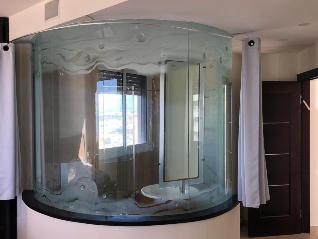 Sky Home Luxury Apartment With Sea View Bat Yam Exterior photo