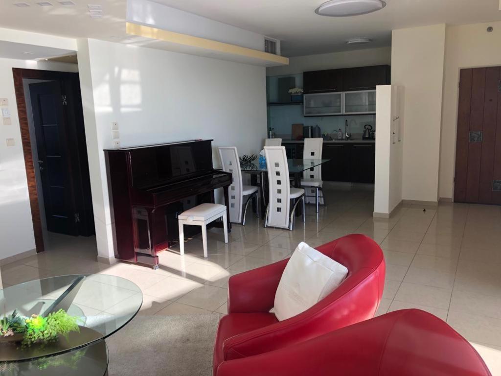 Sky Home Luxury Apartment With Sea View Bat Yam Exterior photo