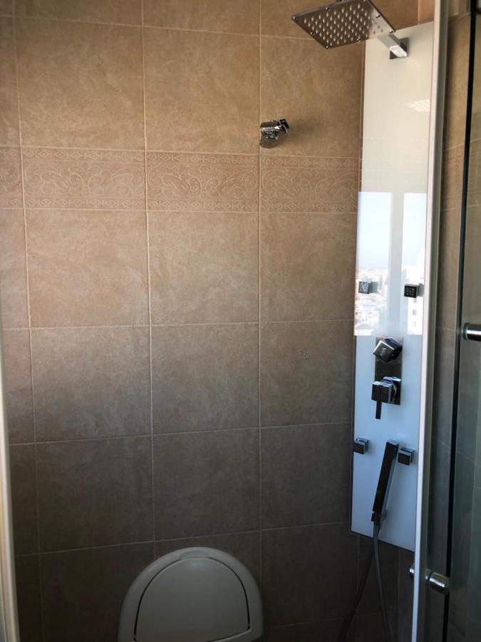 Sky Home Luxury Apartment With Sea View Bat Yam Exterior photo