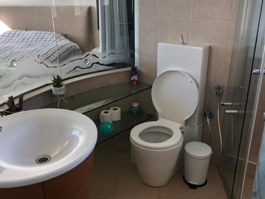 Sky Home Luxury Apartment With Sea View Bat Yam Exterior photo